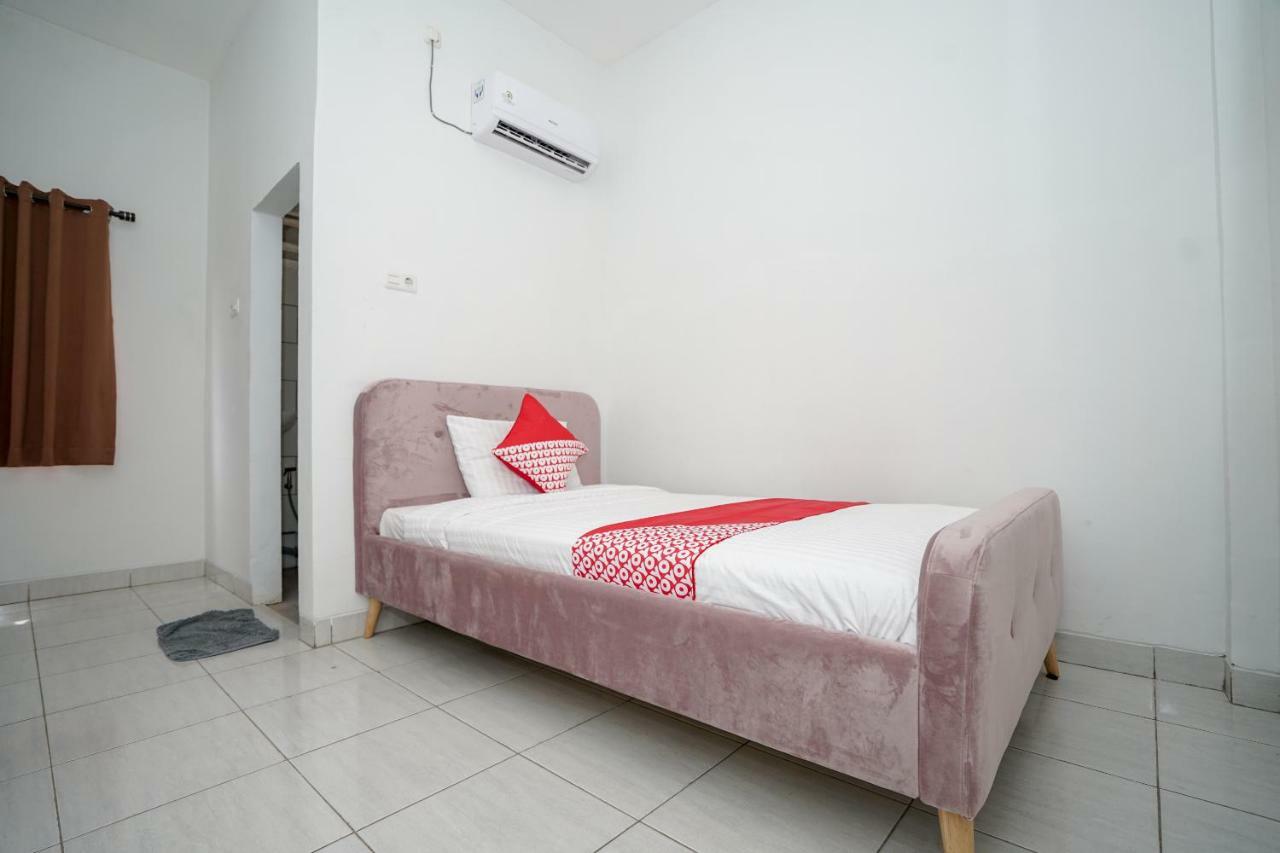 Hotel Oyo 183 The Pipe House Palembang Exteriér fotografie