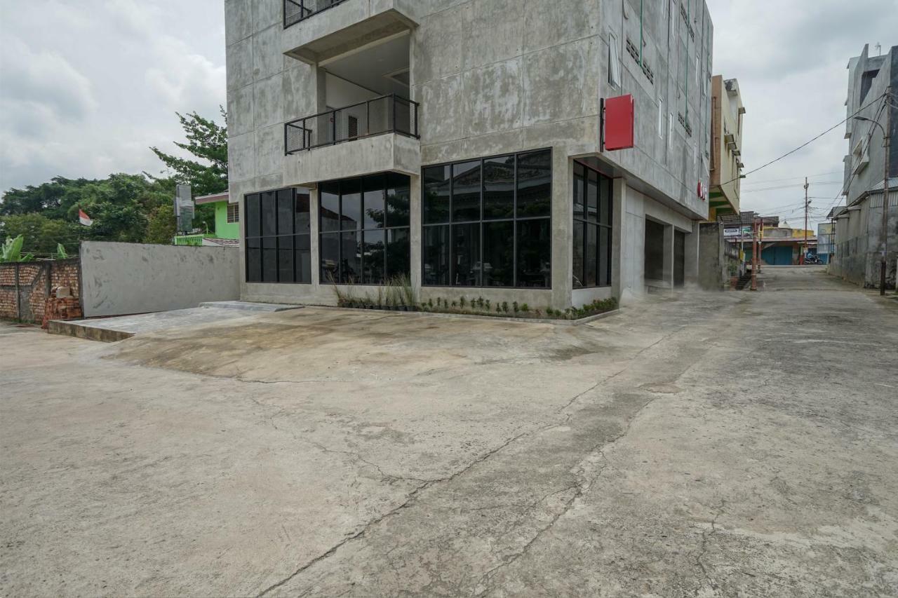 Hotel Oyo 183 The Pipe House Palembang Exteriér fotografie
